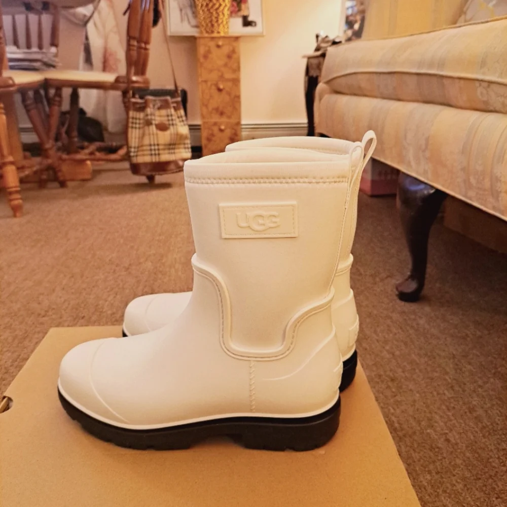 UGG® Women's  Droplet Mid Insulated All Weather Waterproof Boots in White Size